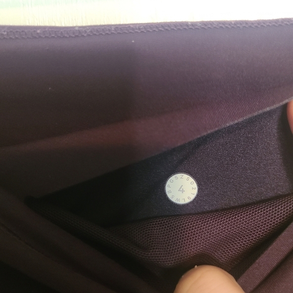 671Lululemon Athletica Purple Leggings - Picture 3 of 3